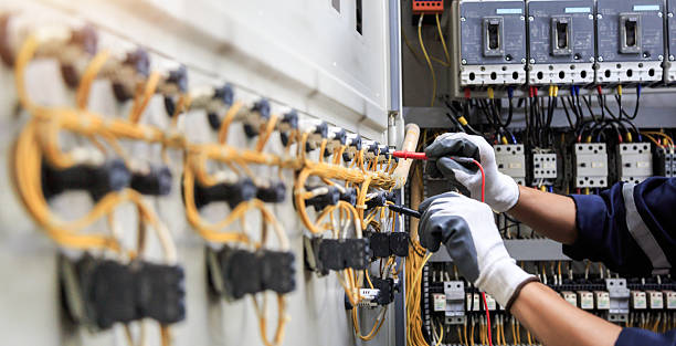 Professional Electrician technician working in Nokomis, IL